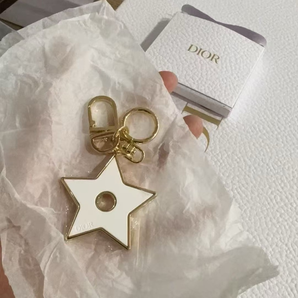 New Beauty Dior White and Gold Star Keychain GWP